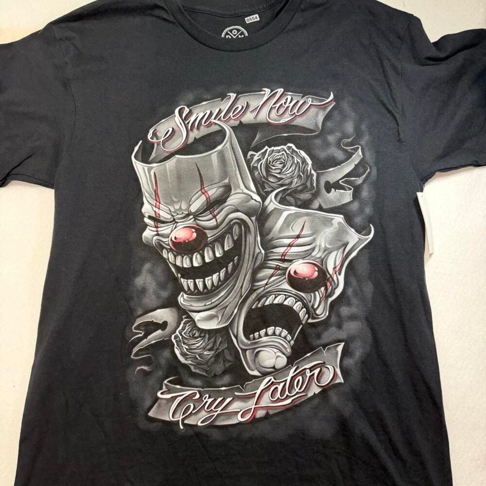 DOM Men's Black and Grey T-shirt
